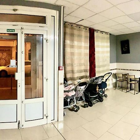 Hotel Des Andelys Париж Екстер'єр фото