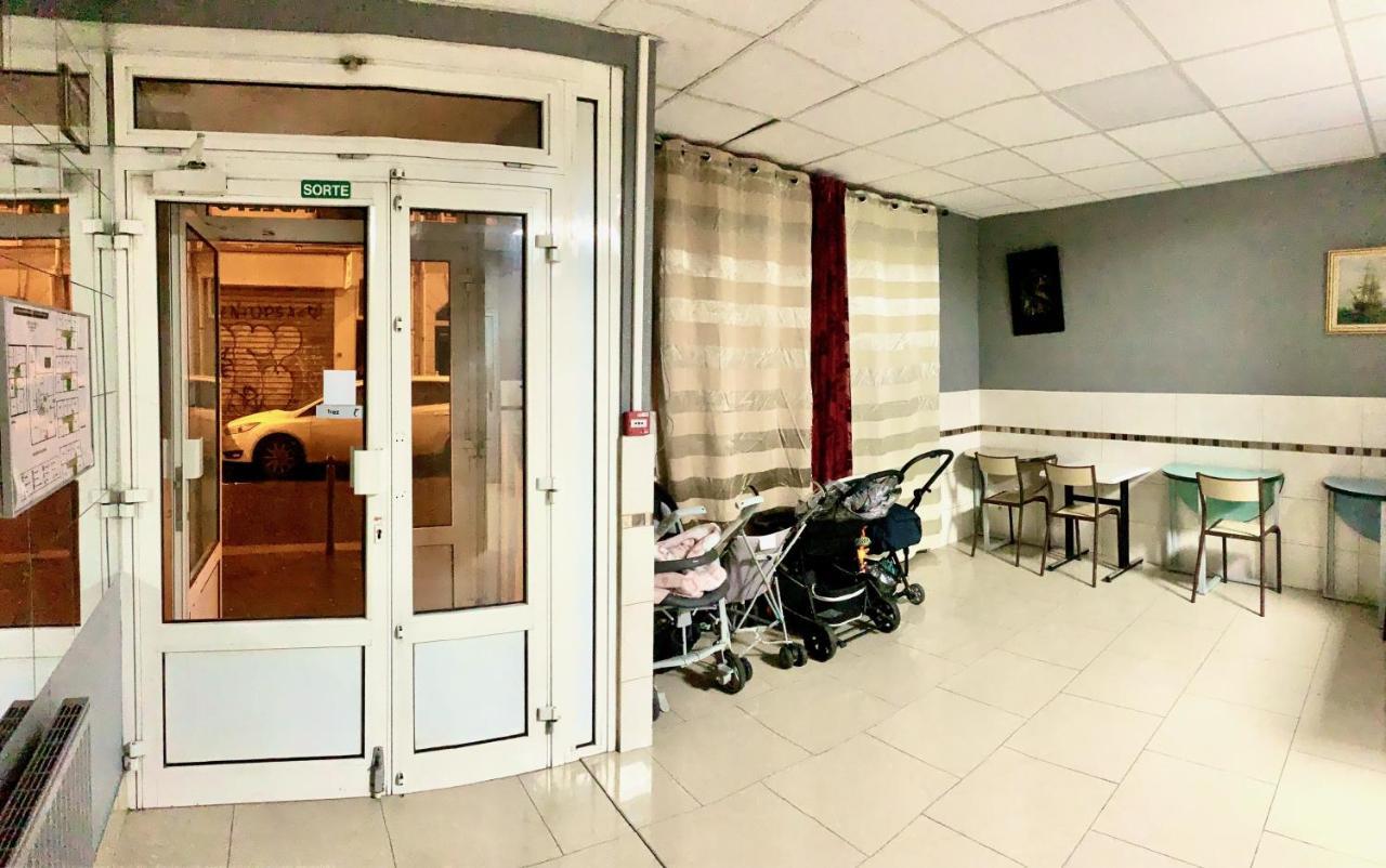 Hotel Des Andelys Париж Екстер'єр фото